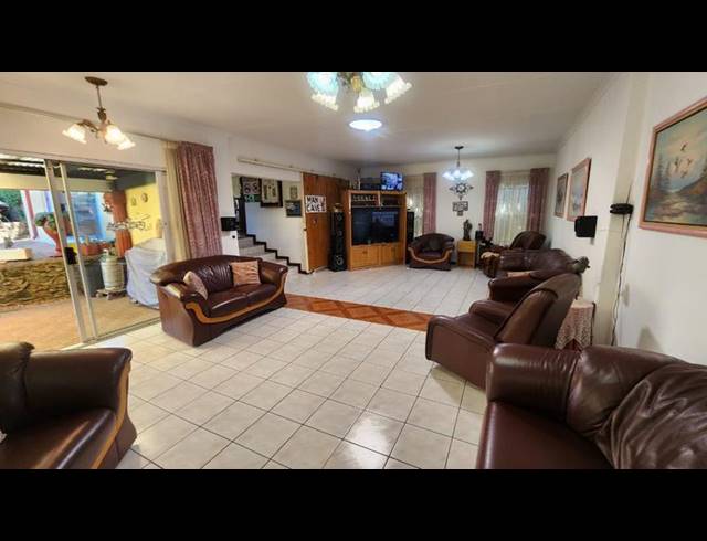 4 BEDROOM HOUSE FOR SALE IN BASSONIA